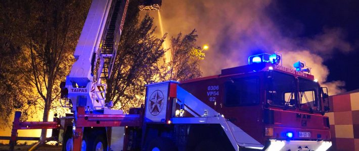 Bombeiros das Taipas apoiam no combate a incêndio industrial em Arcos de Valdevez
